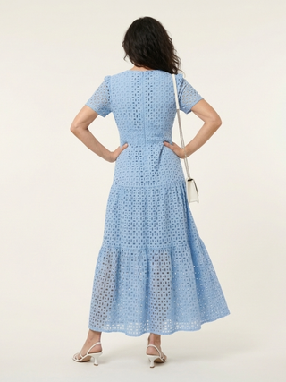 Julie | Robe midi à manches courtes et col V étagée femme