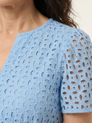 Julie | Robe midi à manches courtes et col V étagée femme