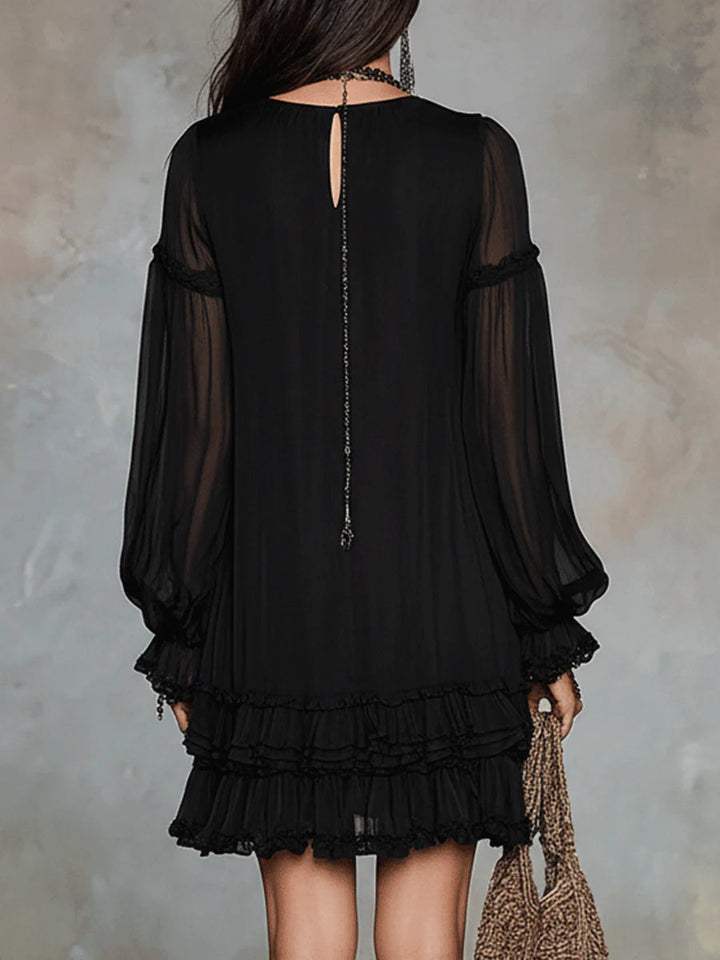 Robe courte femme Oriella™  élégance noire et détails volantés